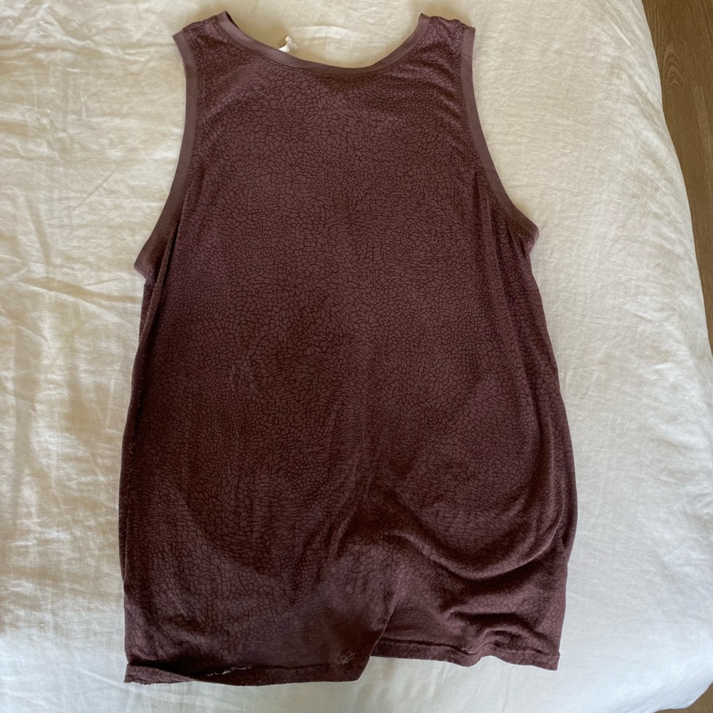 Lululemon mauve tie back tank size 6